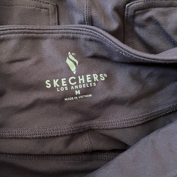 Plum athletic leggings with back and side pockets - Picture 4 of 4